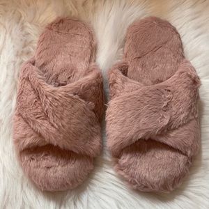 Crossband Dark Pink Fuzzy Slippers - Large - NIP